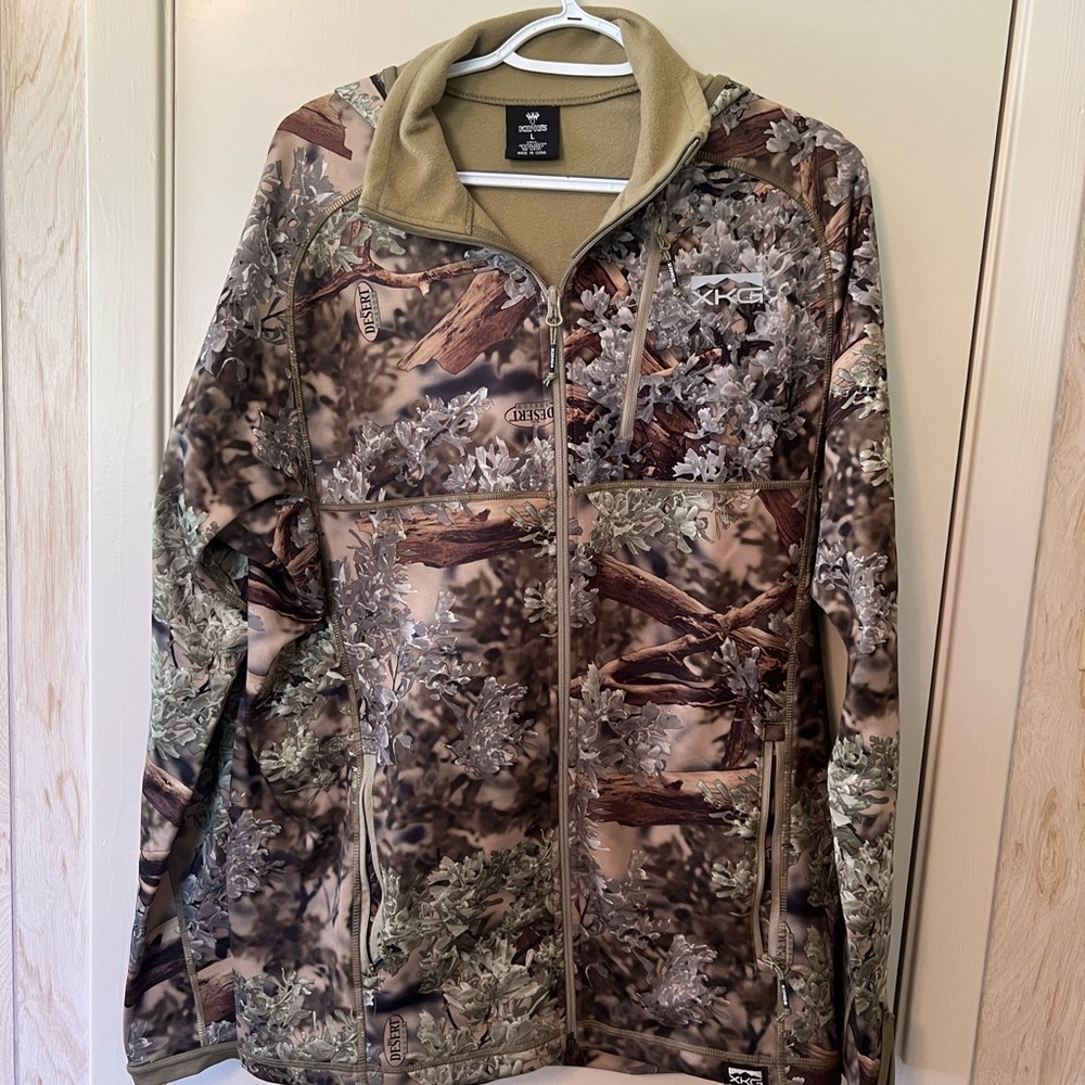 King’s Camo Brown and Green Utility Jacket for Outdoor Adventures